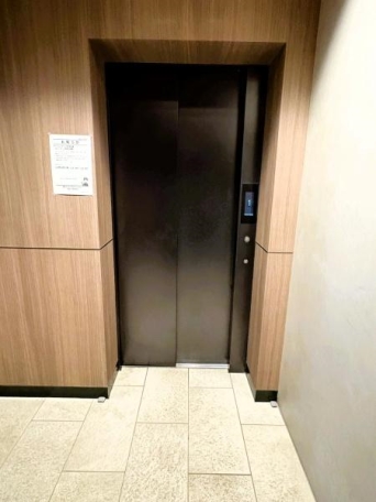 エレベーター内もお洒落な仕様に!!
広々空間にストレスを感じさせません!! その他共用部分